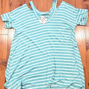 NWT Cold Shoulder S/S top